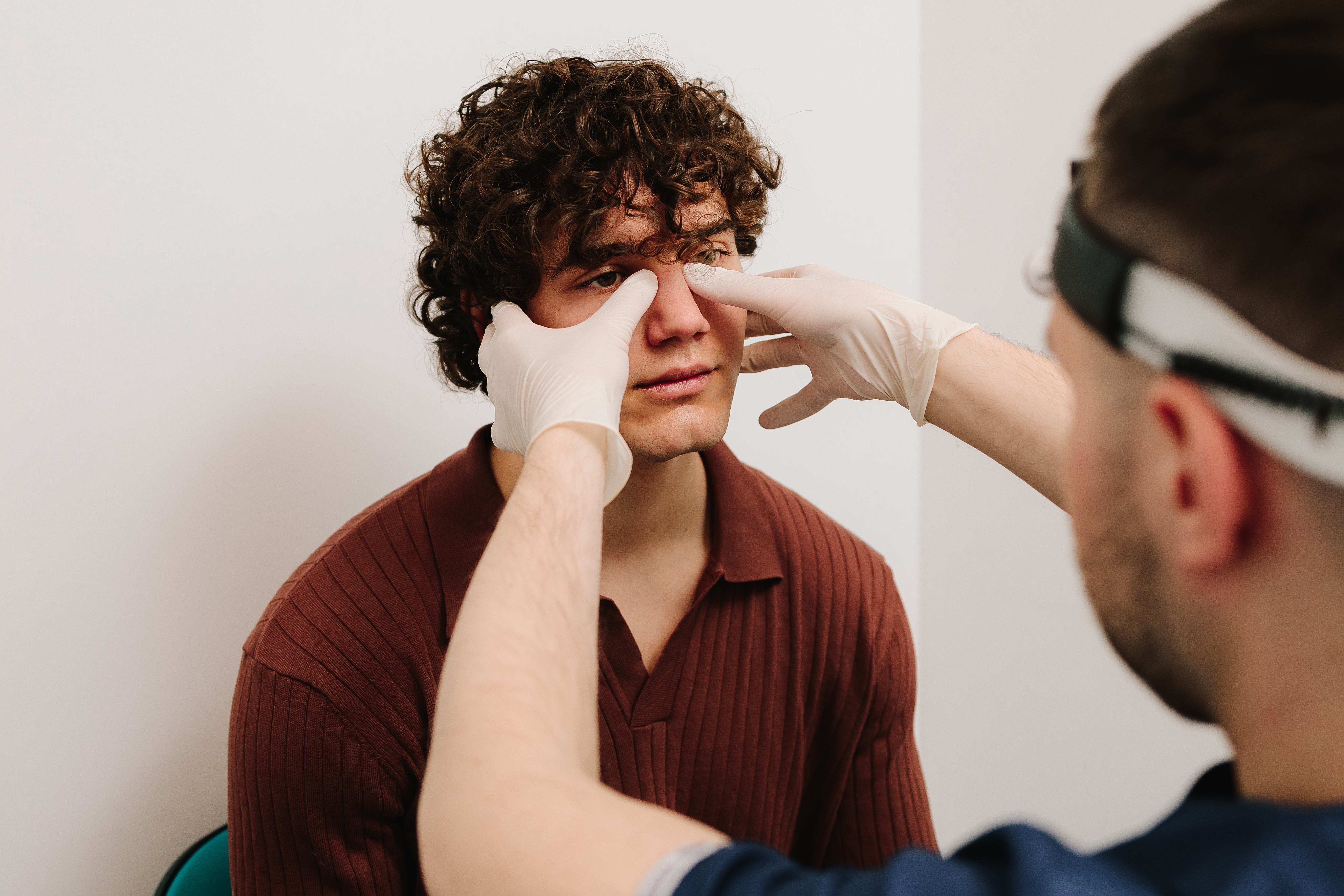 The Complete Guide to Chronic Sinusitis: Causes, Symptoms, and Long-Term Treatment Solutions